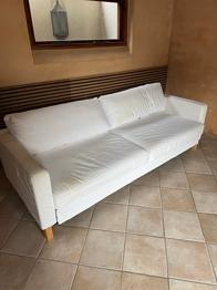 Sovesofa gives væk