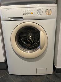 Zanussi F 1026 frontbetjent vaskemaskine hvid
