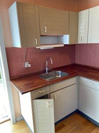 Komplet køkken i farven grå