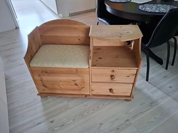 Telefonbænk med opbevaringsmulighedi fyrretræ