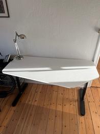 Skrive-/computerbord, b: 160 d: 80 h: 75