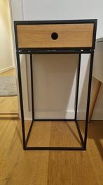 Sengebord med skuffe