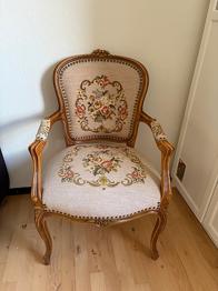 Broderet lænestol