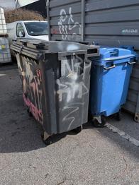 Affaldscontainer på hjul sort plast
