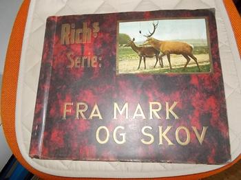 Richs Album m/samlekort med fotos og tekst af mange forskellige dyr.