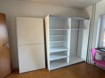 Skab til tøj med mere
