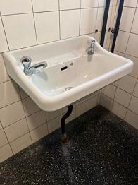Flot håndvask hvid med to greb