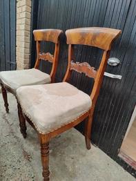 Polstret stole gives væk.