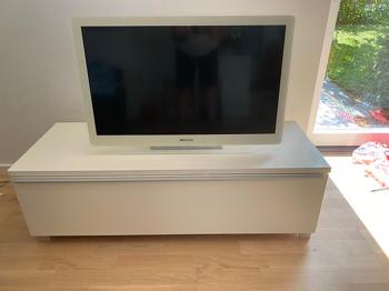 TV-bænk