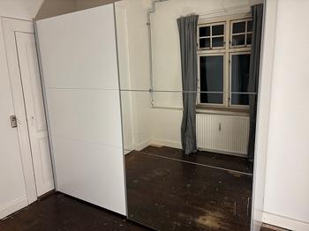 Næsten gratis 500 kr - stort garderobeskab 2 m bredt