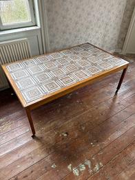 Sofabord med kakler og hjul