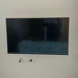 TV  - kan afhentes gratis