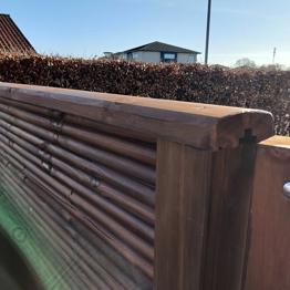 Top bræt til hegn