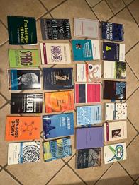 Samling af studiebøger om ledelse og organisation