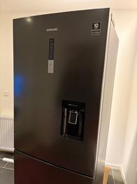 Samsung RL4363SBAB1 Black Steel Fridge Freezer with Water Dispenser