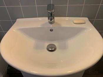 Håndvask med hvidt underskab