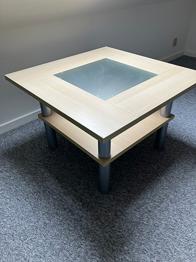 Gratis Skal hentes i dag før genbrug Pænt bord som nyt