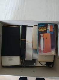 Oprydningskasse med frimærkeudstyr