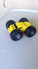 Træk bil i gul og rød