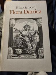 Historien om flora danica, M. Skytte Christiansen, emne: historie og samfund