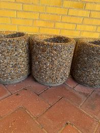 4 krukker i stenbeton