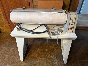 Rullepresse strygerulle på stativ