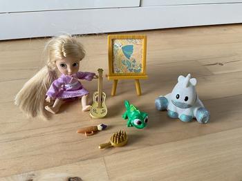 Disney Rapunzel dukke med tilbehør