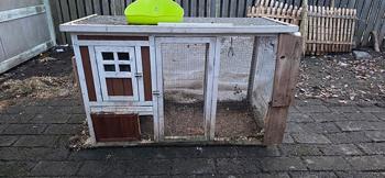 Træ kaninhus med løbegård hvid brun