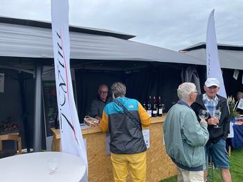 Havepavillon gives bort