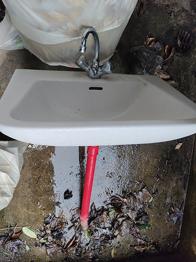 Ifö Håndvask i hvid med armatur i krom