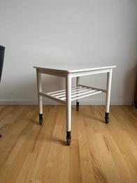 Sidebord på hjul