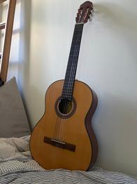 Spansk guitar + udstyr