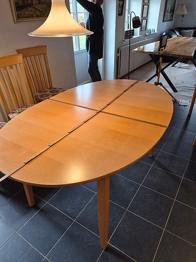 Ovale spisebord med 2 xtra plader