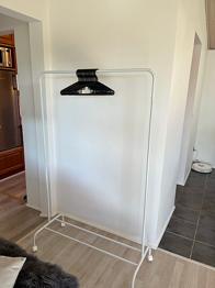 Garderobestativ med 20 bøjler