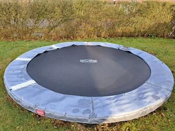 Trampolin kan afhentes gratid