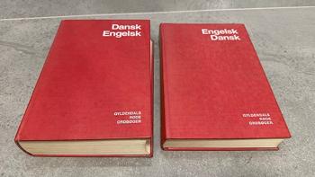 Gyldendals røde ordbøger dansk-engelsk og engelsk-dansk ordbøger rød