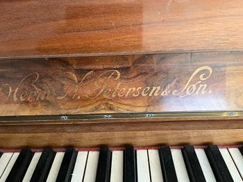 P. Petersen & Søn Klaver i træ