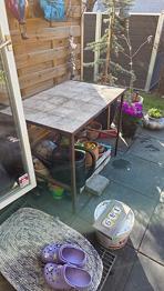 Gammel Københavner metal bord og krukker