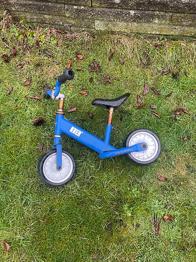 Gratis løbecykel blå