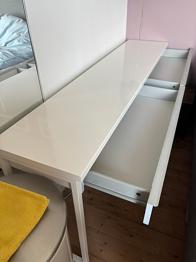 Skrivebord/konsolbord