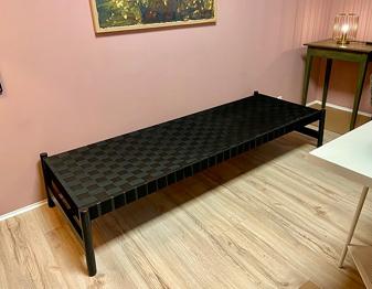 BORTGIVES! Sort daybed