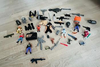 Actionfigurer og tilbehør legetøjssæt med motorcykel og våben