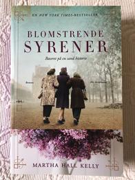 “Blomstrende syrener” af Martha Hall Kelly