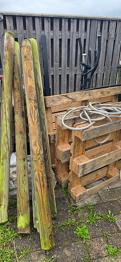 Træpaller og trykimprægnerede stolper