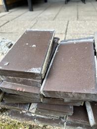 Originale brune sten til sålbænke