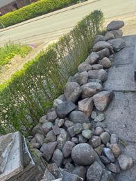 Smukke granitsten til gratis afhentning i Odense