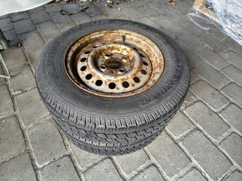 Issberg trailerdæk på stålfælge.