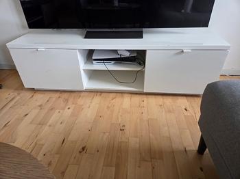 Tv bord fra ikea gives væk