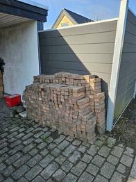 Havefliser bortgives