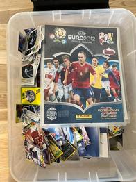 Panini Euro 2012 samle kort samt pokemon kort, og en blanding af diverse hits